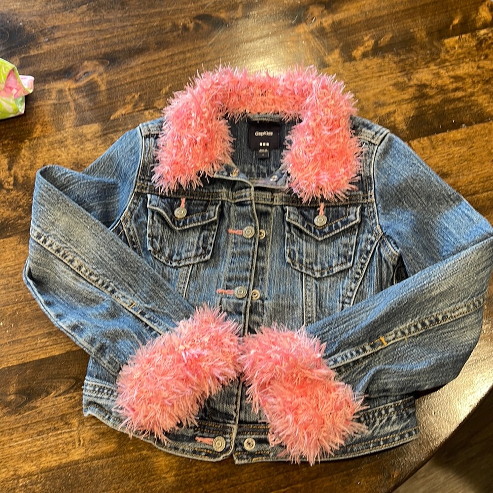 Darling embellished Gap jean jacket💗